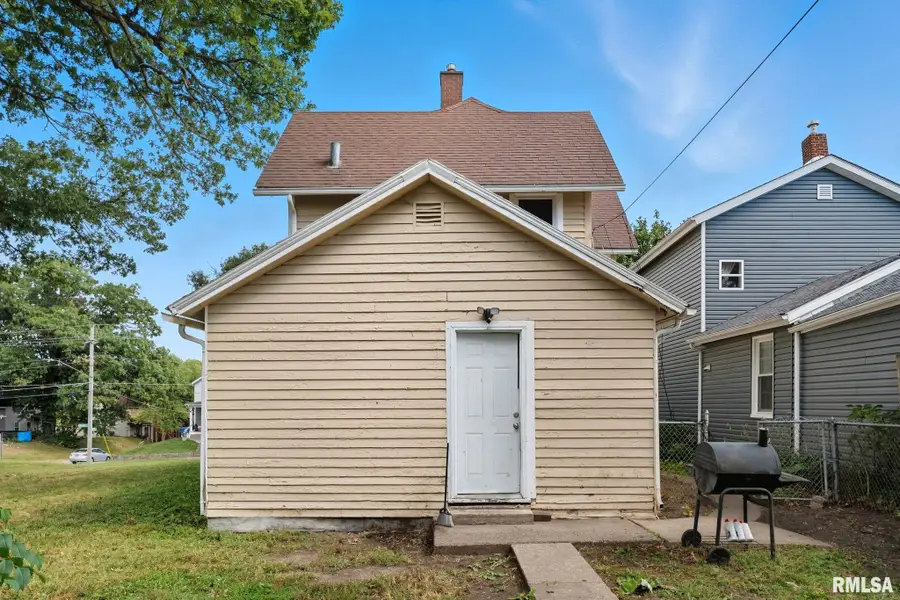 1222 Pershing Avenue, Davenport, IA 52803 - Image #3