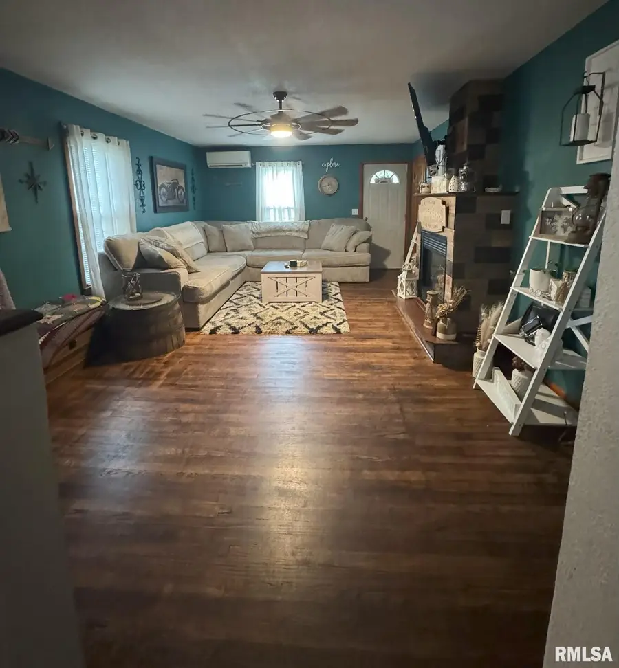 400 E Chestnut Street, Mount Sterling, IL 62353 - Image #3