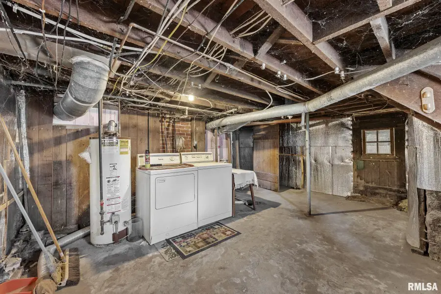 910 Meridian Street, Tipton, IA 52772 - Image #2