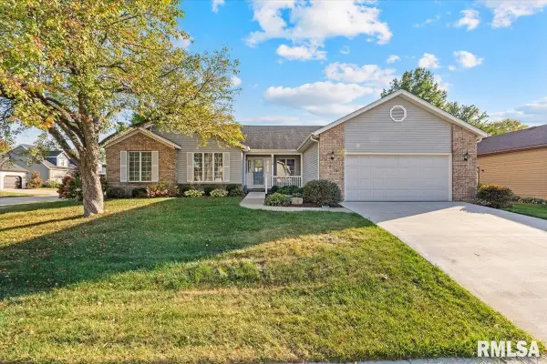 2605 Hunter Road, Bettendorf, IA 52722-6240