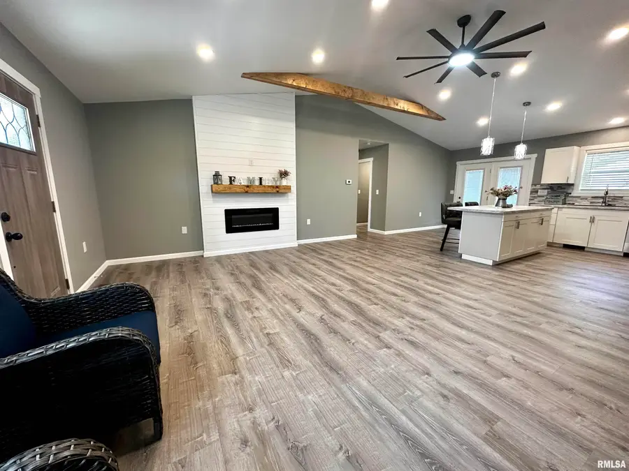 575 5th Street, Omaha, IL 62930 - Image #3