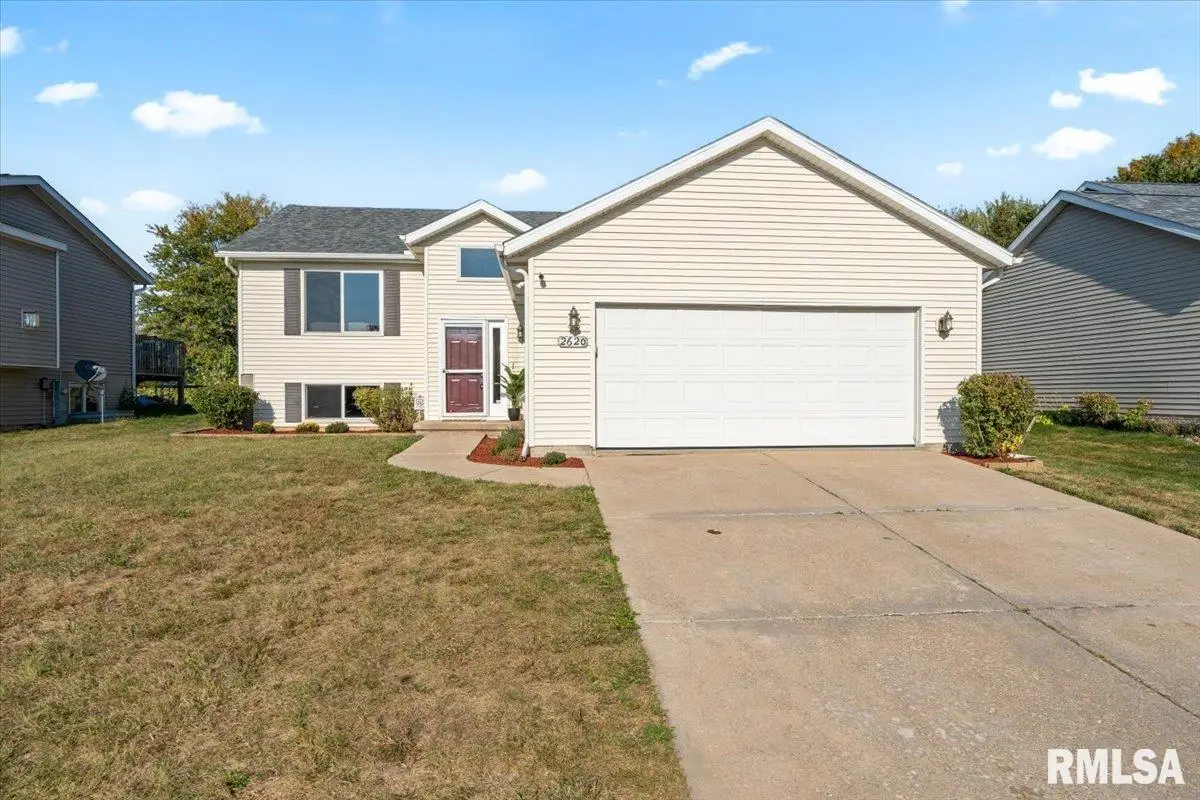 2620 W 54th Street, Davenport, IA 52806-2662 - #1