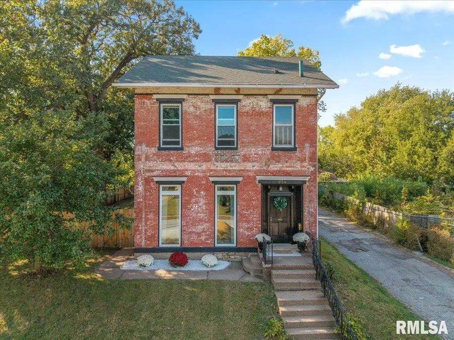 914 Farnam Street, Davenport, IA 52803-5429 - Image #2