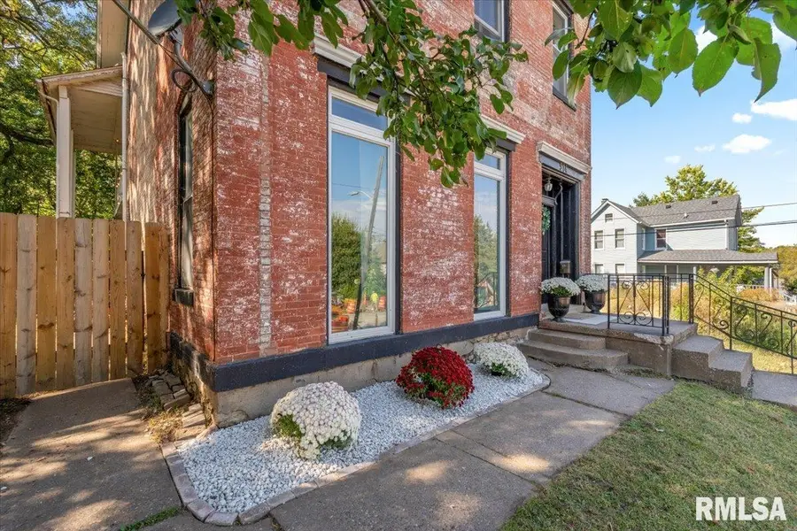 914 Farnam Street, Davenport, IA 52803-5429 - Image #3