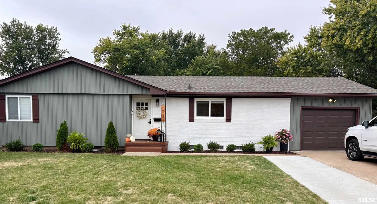 1222 Whittier Court, Clinton, IA 52732 - Image #1