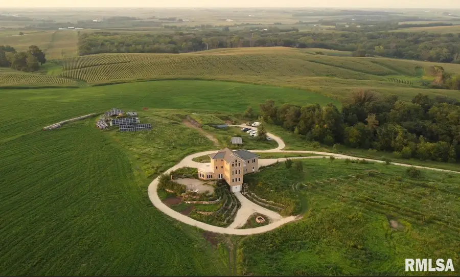 Address Withheld By Seller, Dubuque, IA 52002 - Image #2