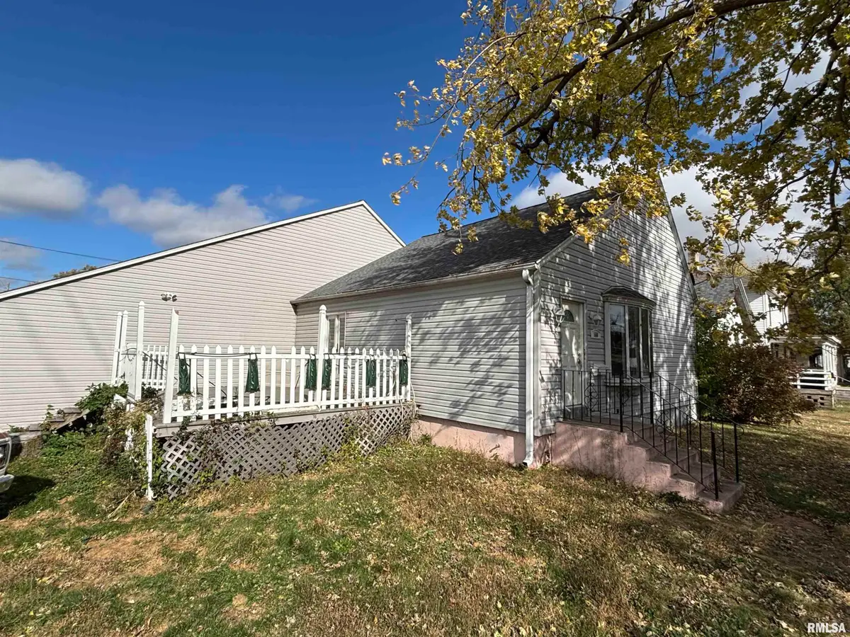 560 S 4th Avenue, Clinton, IA 52732 - Image #1