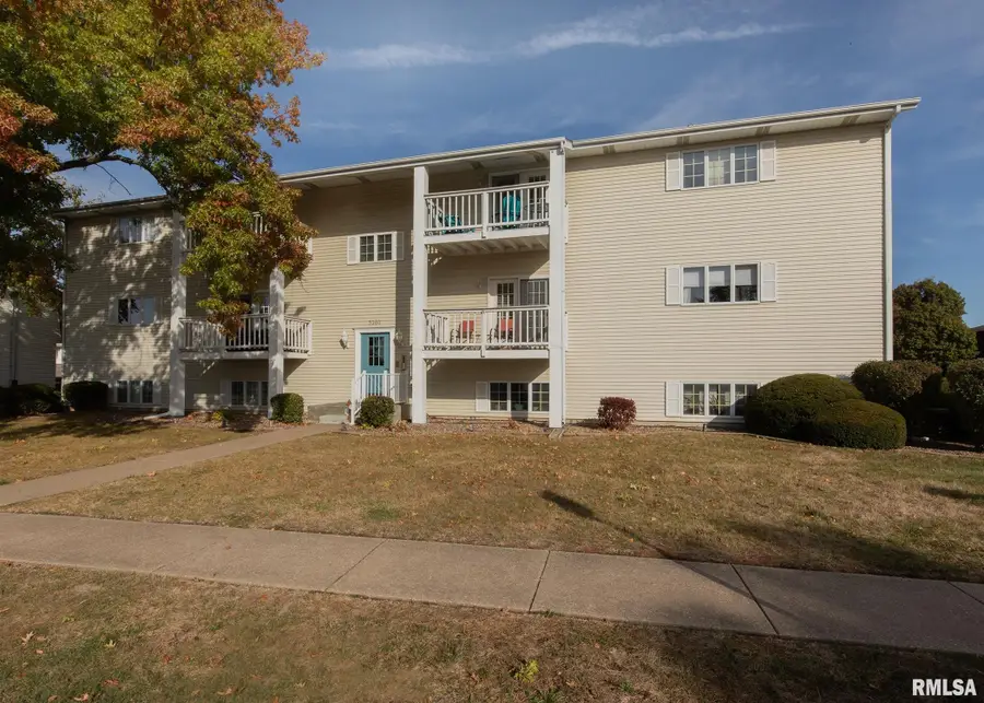 3260 Parkwild Drive #3D, Bettendorf, IA 52722 - Image #2