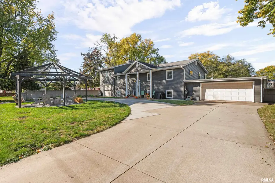 3770 E Harbor Drive, Bettendorf, IA 52722 - Image #2