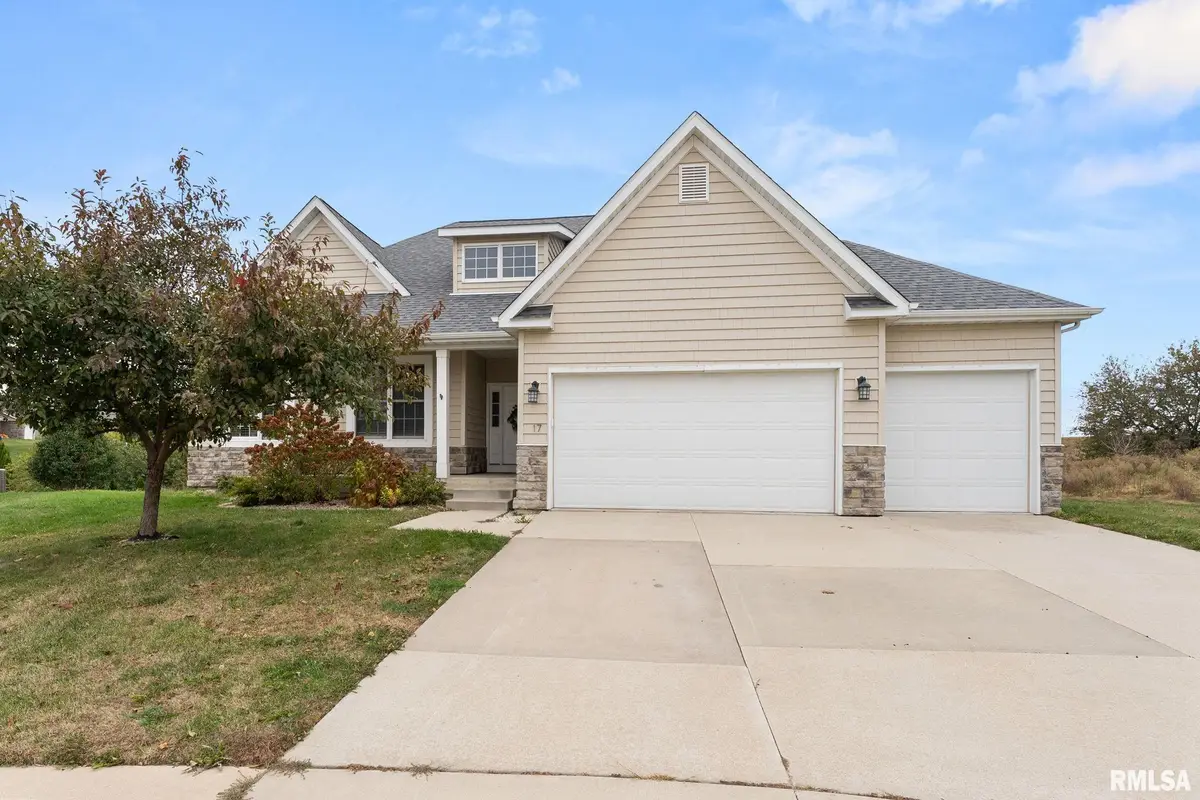 17 Greystone Court, Le Claire, IA 52753 - Image #1