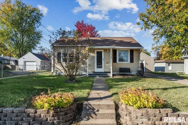 1304 S 10th Street, Clinton, IA 52732