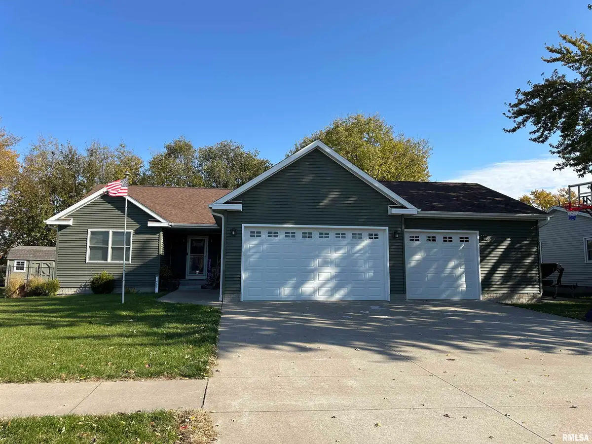 1460 Lawrence Avenue, Camanche, IA 52730 - Image #1