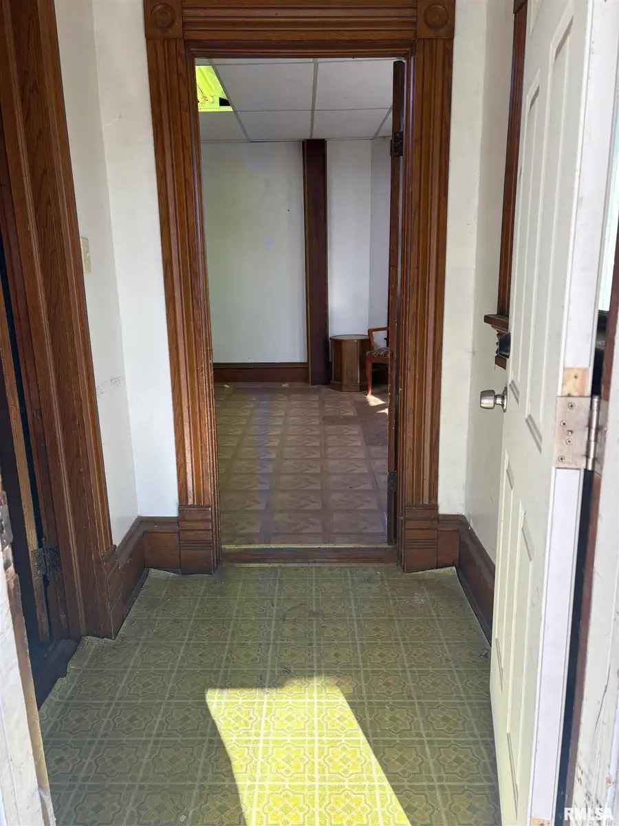 552 11th Avenue South, Clinton, IA 52732 - Image #2