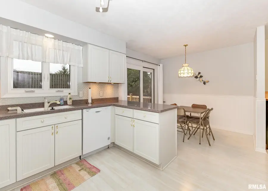 2705 36th Street, Rock Island, IL 61201 - Image #3