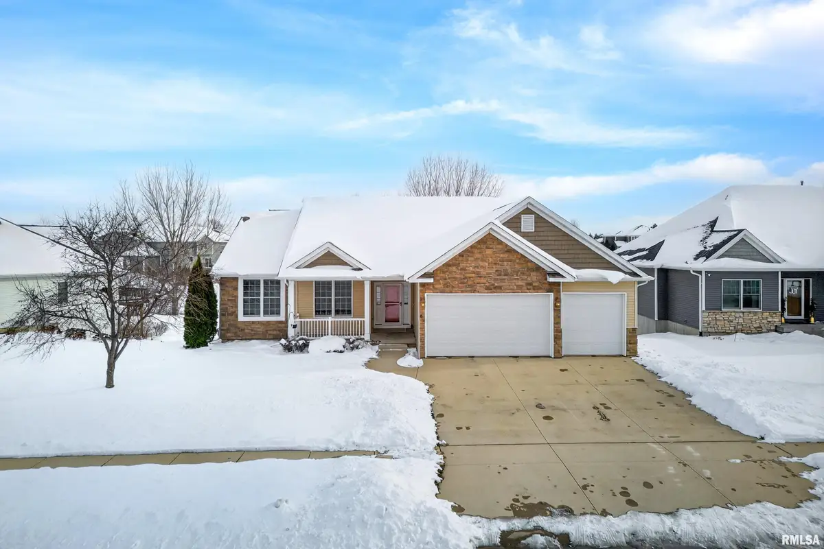 6 Blackstone Court, Le Claire, IA 52753 - Image #1