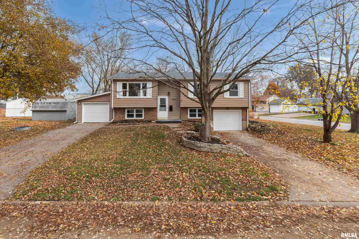 3205 Candlewick Drive, Bettendorf, IA 52722 - Image #1