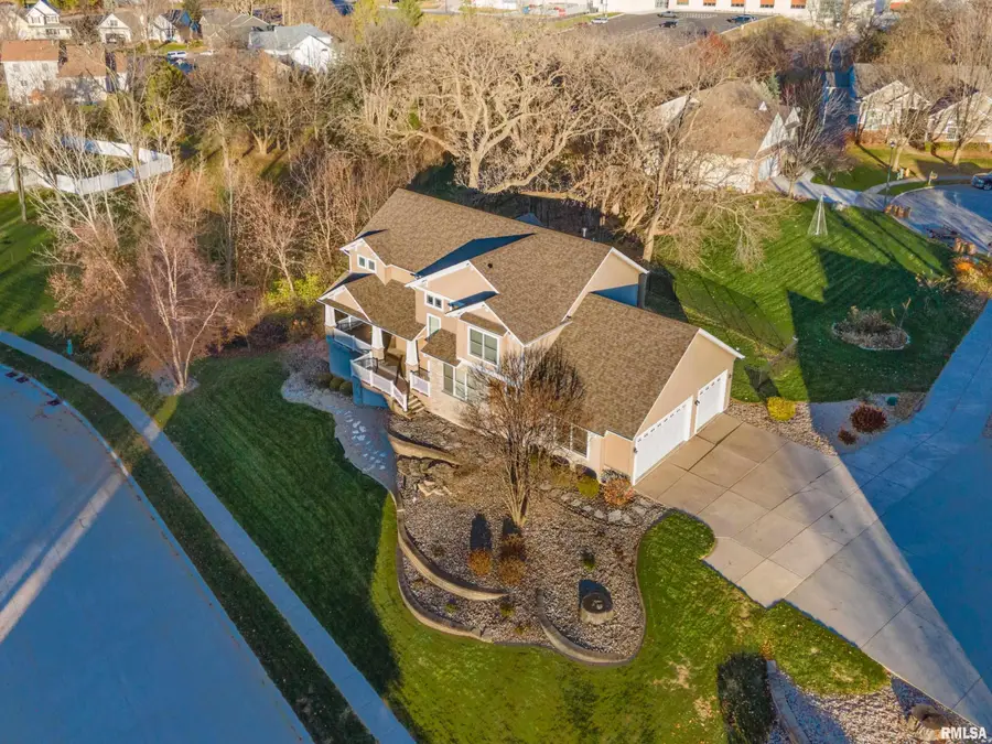 2891 Grandview Drive, Bettendorf, IA 52722 - Image #2