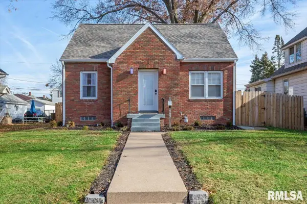 1725 Wilkes Avenue, Davenport, IA 52804