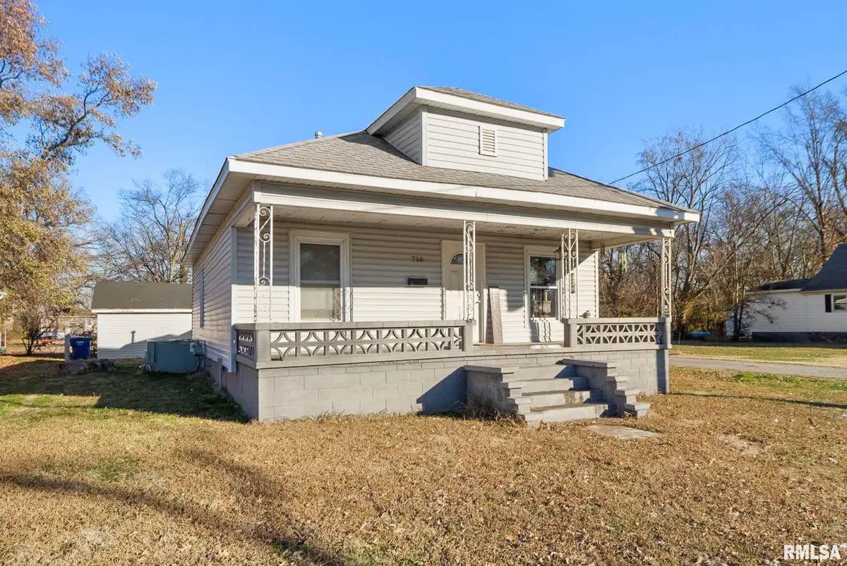 716 W Poplar Street, Harrisburg, IL 62946 - Image #1