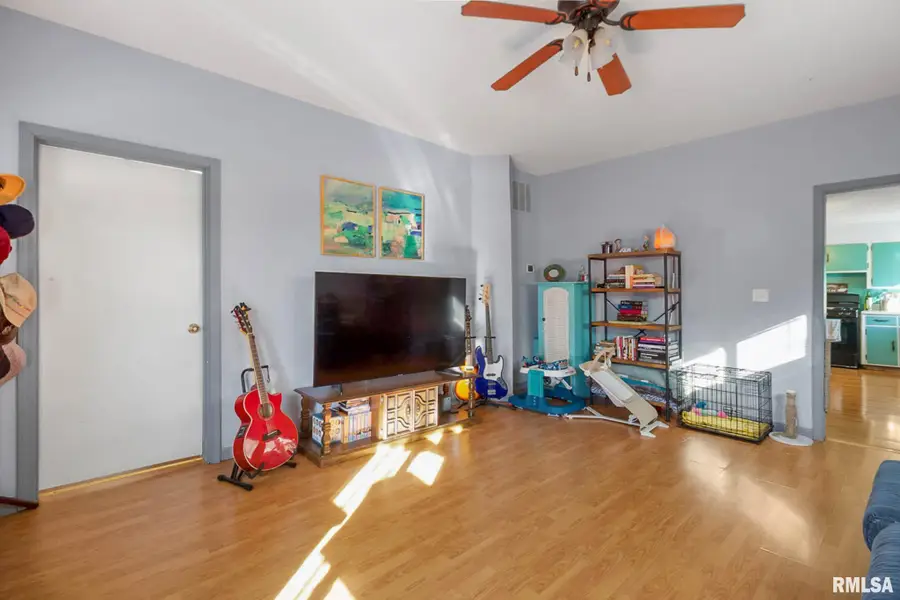 716 W Poplar Street, Harrisburg, IL 62946 - Image #2