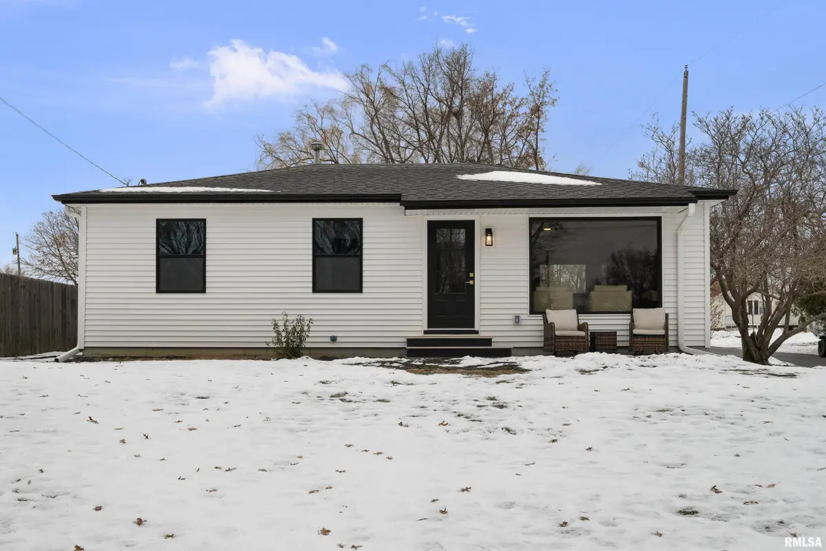 905 Wisconsin Street, Le Claire, IA 52753 - Image #1