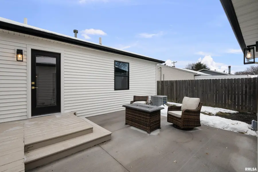 905 Wisconsin Street, Le Claire, IA 52753 - Image #2