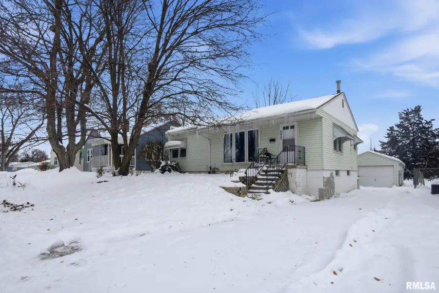 2427 29 1/2 Street, Rock Island, IL 61201 - Image #2