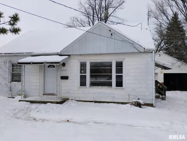 3203 N Wisconsin Avenue, Peoria, IL 61603