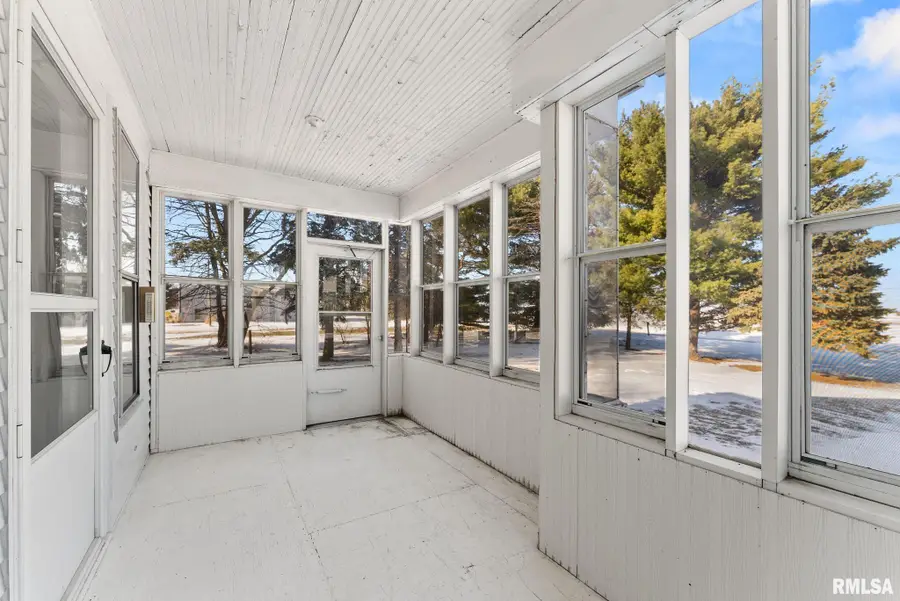 9629 N 1000th Avenue, Cambridge, IL 61238 - Image #2