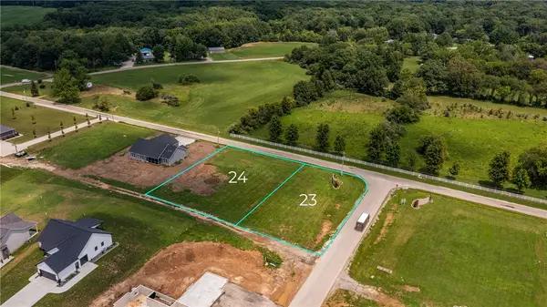 24 N Country Club Road, Effingham, IL 62401