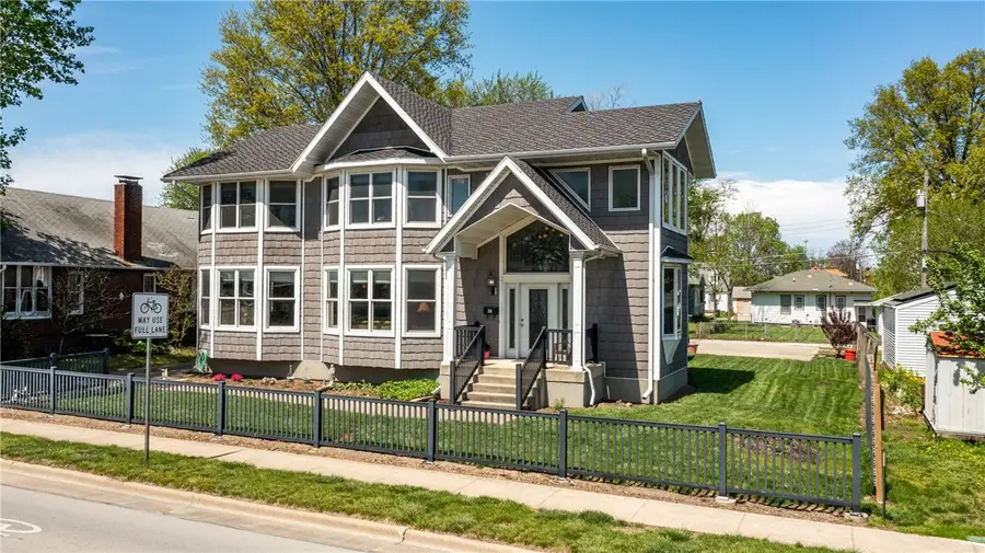 306 W Wabash Avenue, Effingham, IL 62401 - #3