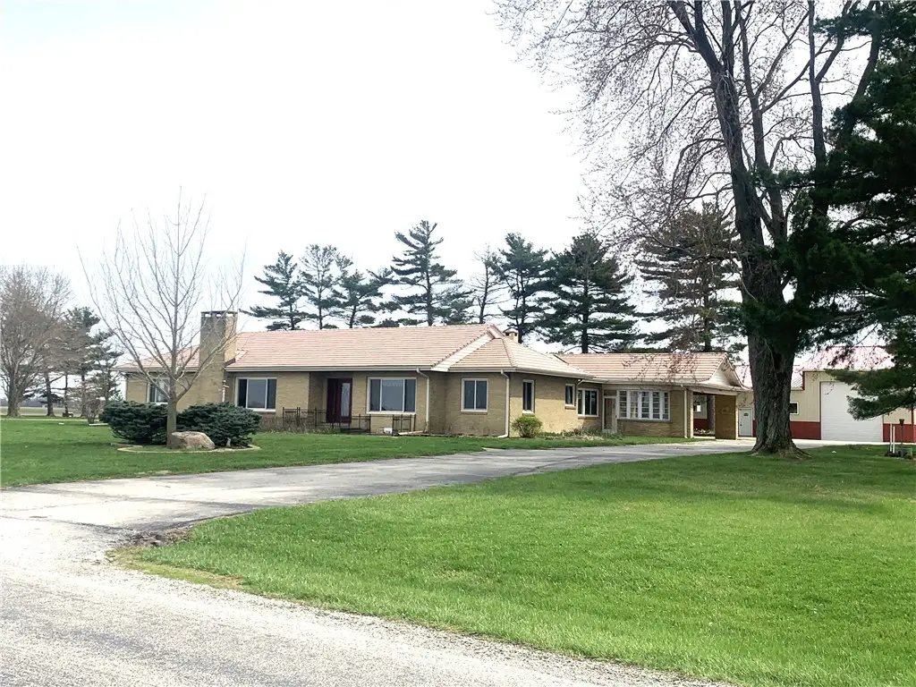 2518 E 100 North Road, Pana, IL 62557 - Image #1