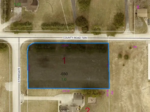 2 Stonegate Drive, Charleston, IL 61920