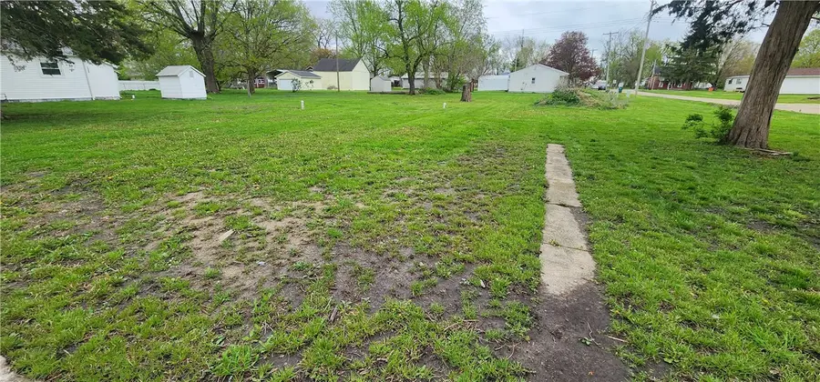 621 Broadway Avenue, Windsor, IL 61957 - Image #3