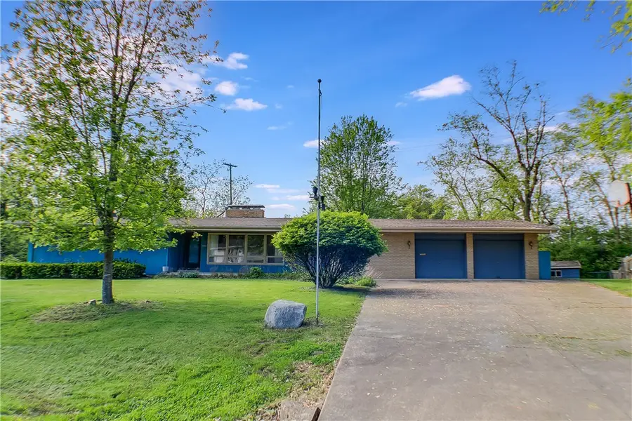 27 Heather Drive, Charleston, IL 61920 - Image #2