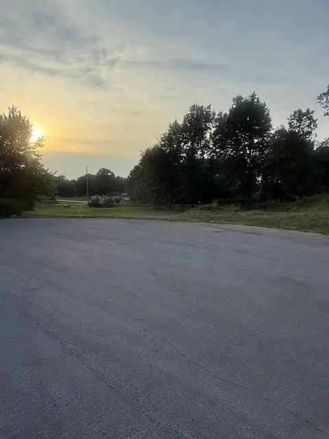 420 Bayside Drive, Danville, IL 61832 - Image #3