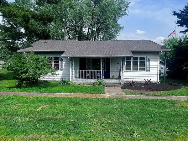 934 N Adams Street, Mason, IL 62443