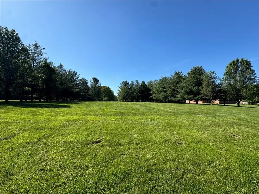 6018 Forest Hills Drive, Charleston, IL 61920 - Image #2