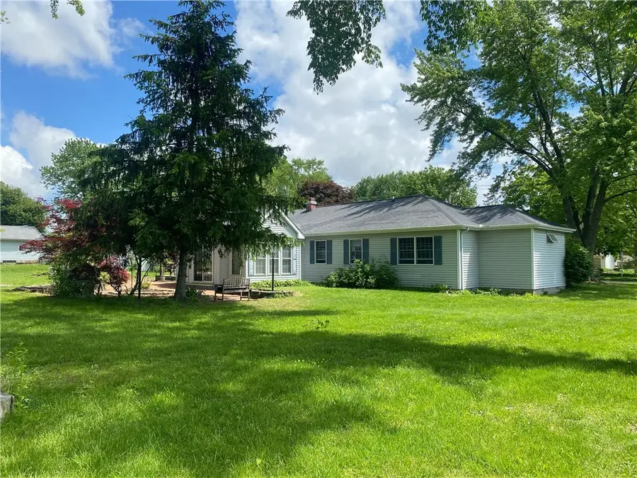 303 S Pine Street, Pana, IL 62557 - Image #2