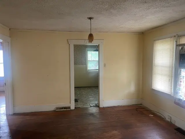 1437 E Division Street, Decatur, IL 62526 - #3