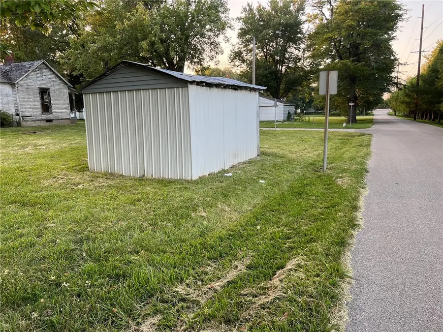 302 Dubois Street, Lawrenceville, IL 62439 - Image #3