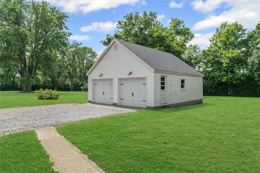 7607 N County Road 1800e, Charleston, IL 61920 - Image #2