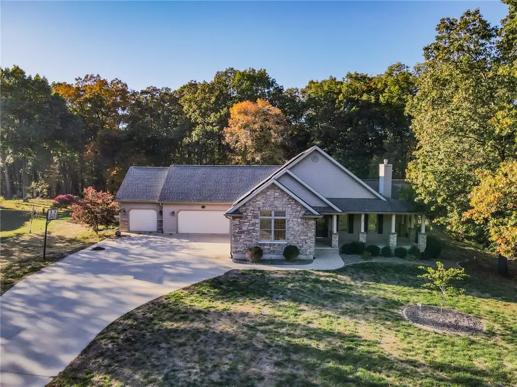 15690 E 1100th Avenue, Effingham, IL 62401 - Image #1