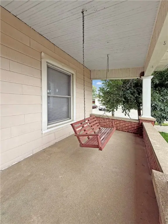 111 Andrew Street, Paris, IL 61944 - Image #2