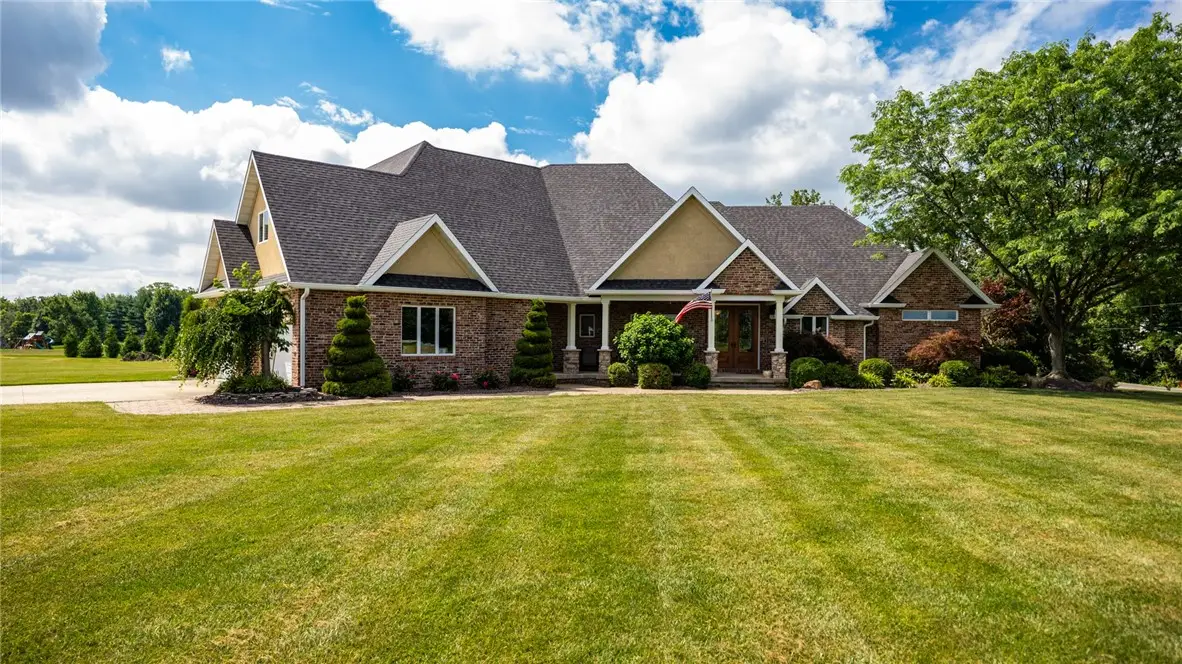 11107 E Cambridge Lane, Effingham, IL 62401 - Image #1