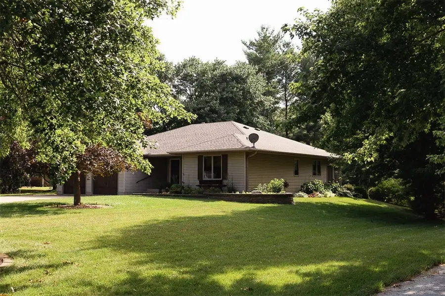 803 Putnam Road, Moweaqua, IL 62550 - Image #2