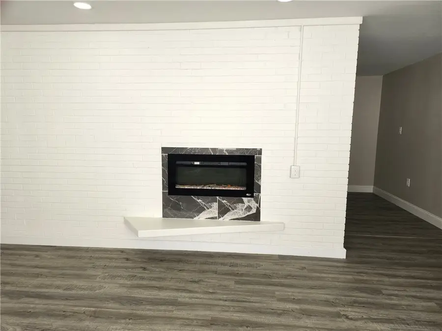 47 Oak Ridge Drive, Decatur, IL 62521 - Image #3