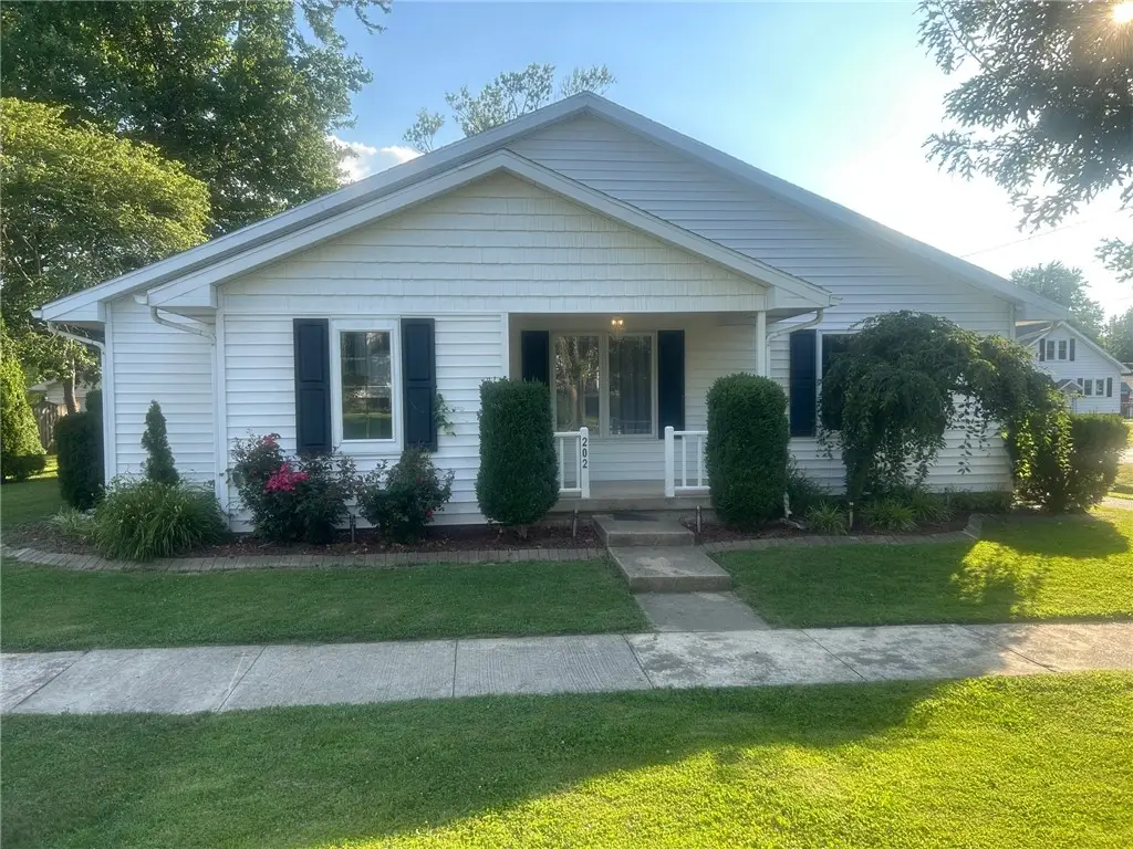 202 S 4th Street, Marshall, IL 62441 - Image #1