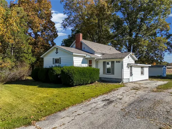 582 County Road 1525e, Greenup, IL 62428