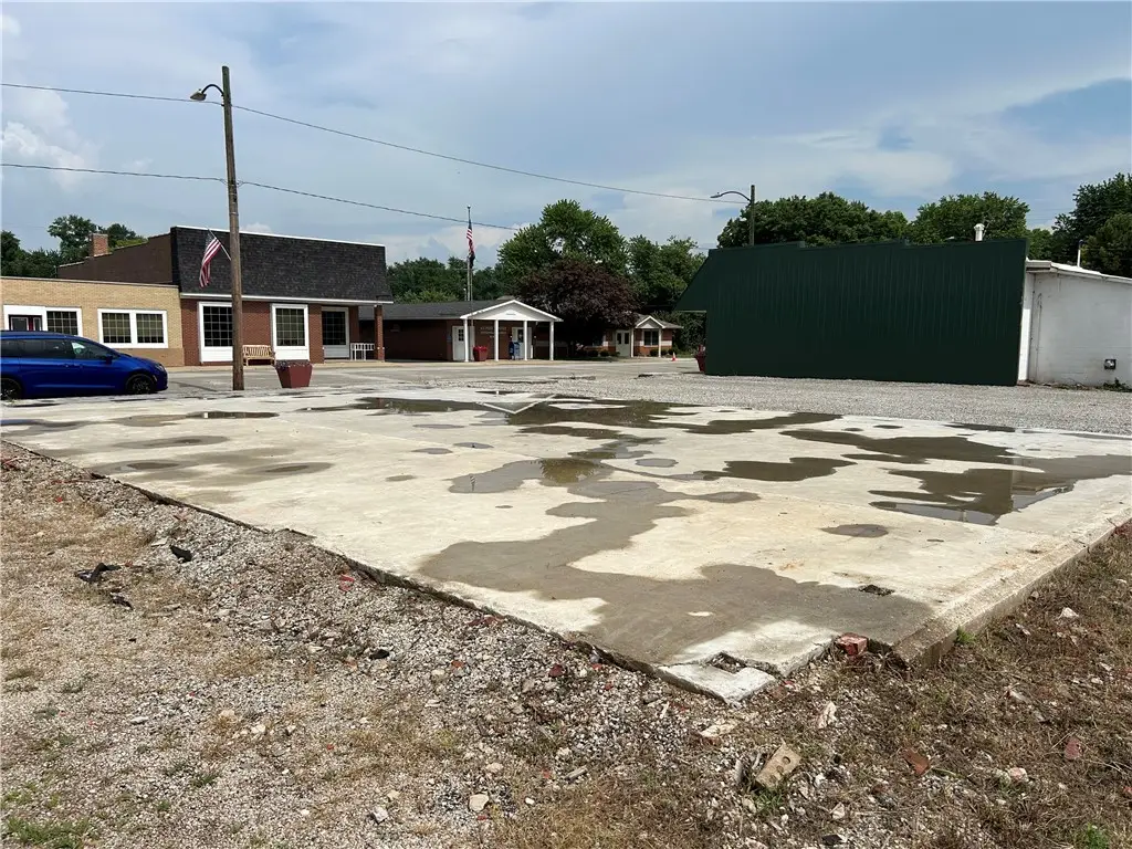 107 S Main, Hutsonville, IL 62433 - Image #1